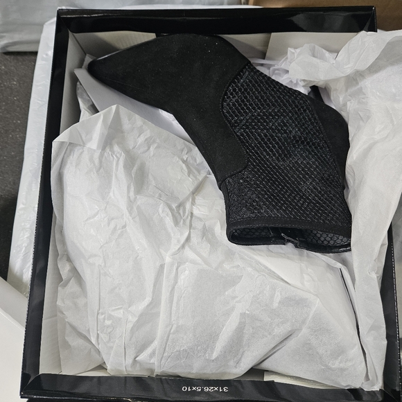 Alfani Women's Jamari Mesh Inset Side Zip Booties Heels Black Micro Size 6.5M - Picture 4 of 4